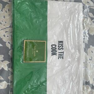 kate spade Green and White Dining Table Linen 13x19 inch set of 4